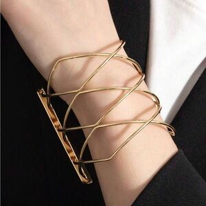 Gold 1pc Geometric Cuff Bracelet
